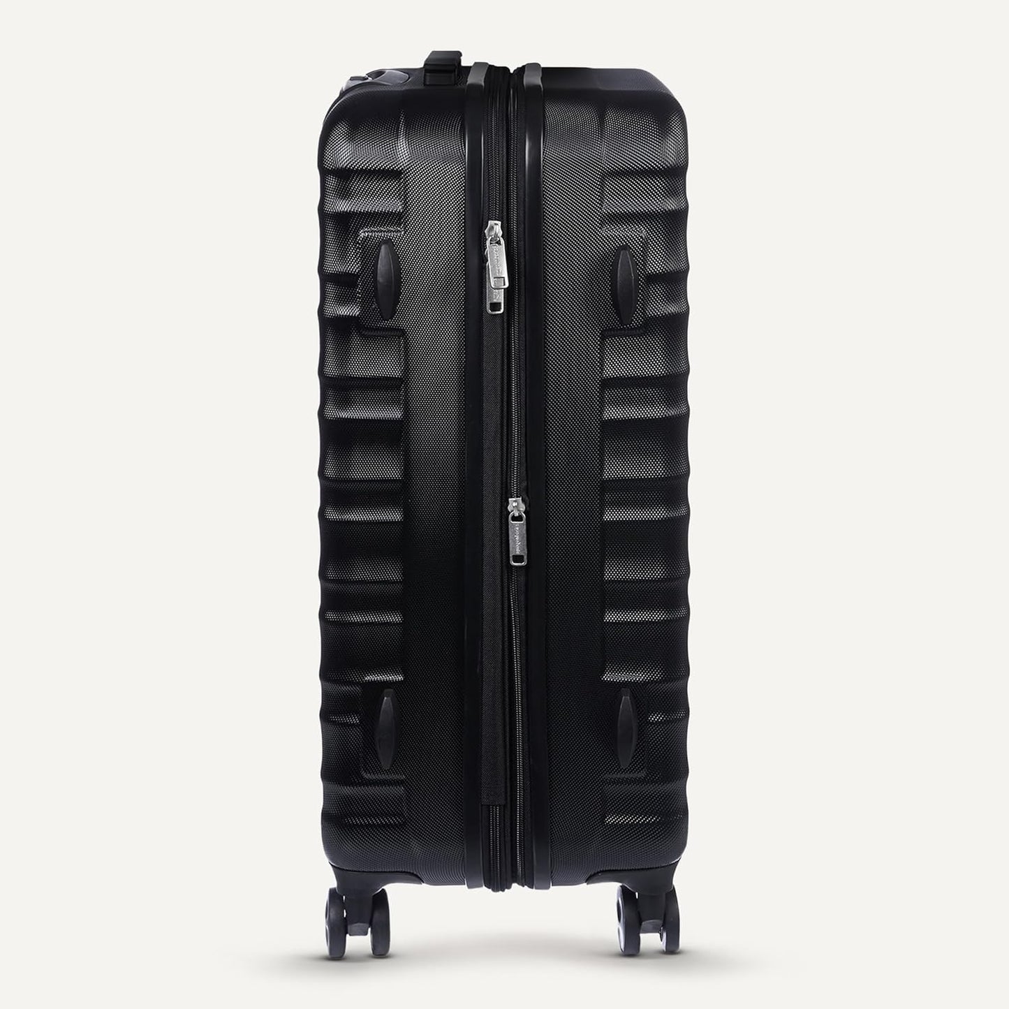 Amazon Basics 30" Hardside Large Checked Luggage, Hardshell Suitcase With Four Multi-directional Wheels, Expandable For Up to 15% More Space, Scratch-Resistant Shell, Black