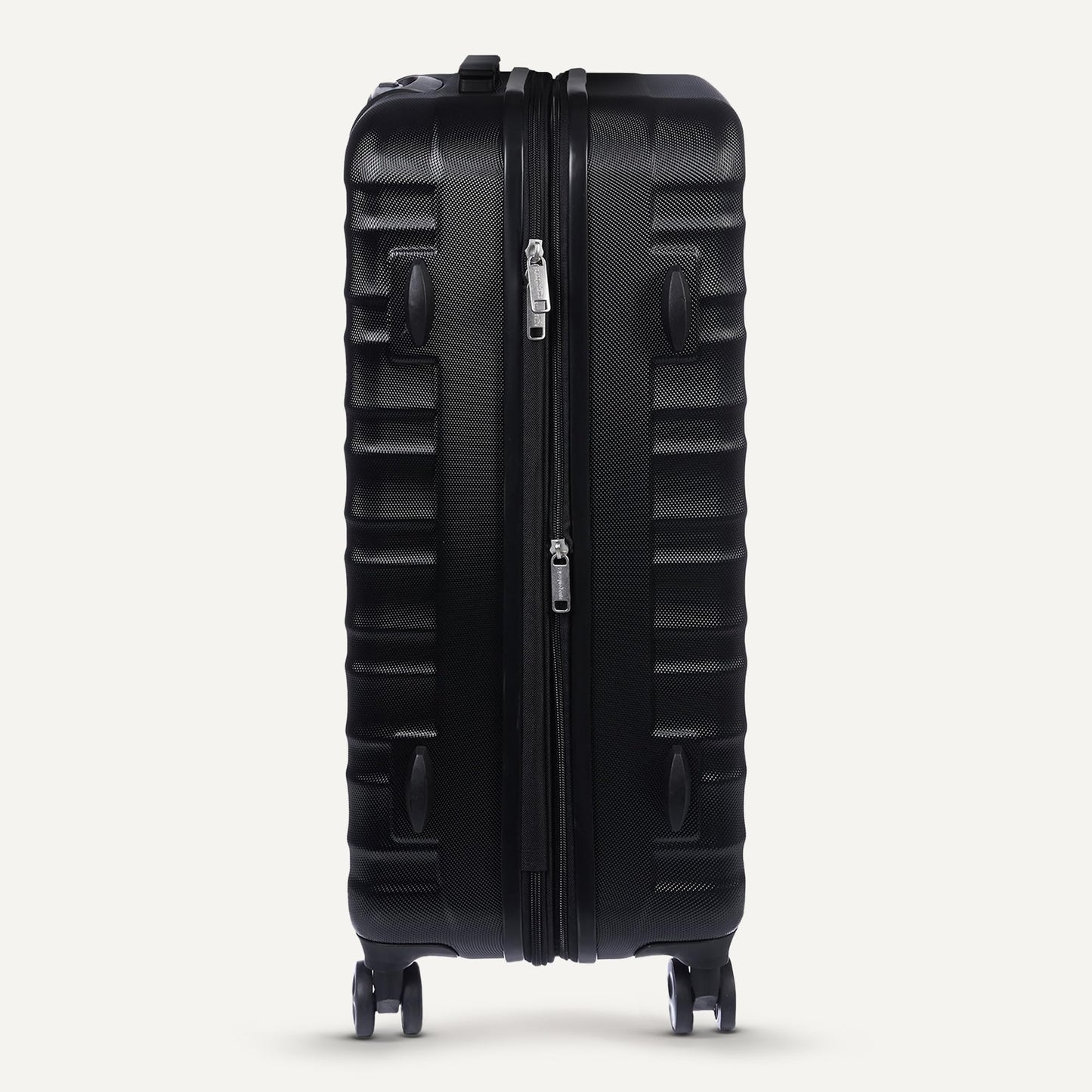 Amazon Basics 30" Hardside Large Checked Luggage, Hardshell Suitcase With Four Multi-directional Wheels, Expandable For Up to 15% More Space, Scratch-Resistant Shell, Black