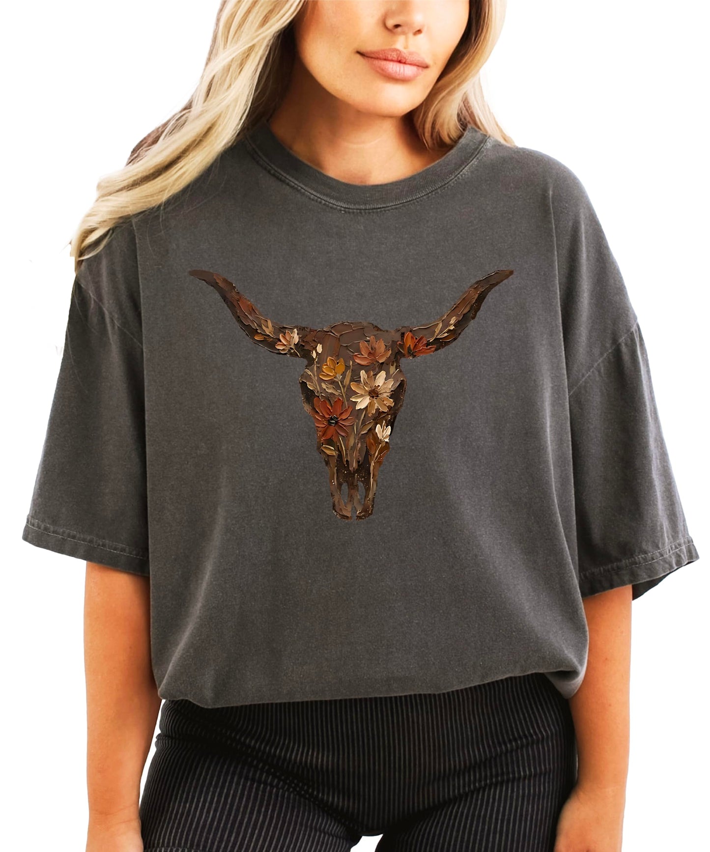 Western Longhorn Skull Graphic T-Shirt for Women - Casual Everyday Western Style Shirt